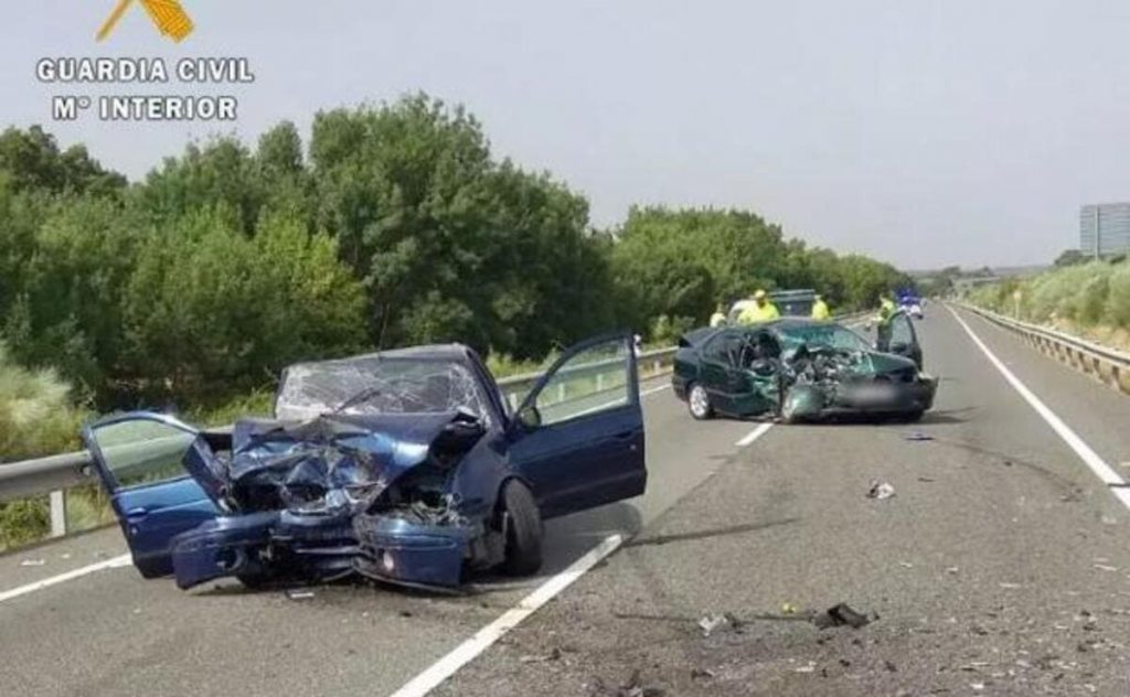 Fallece la mujer que resultó herida crítica esta mañana tras una colisión frontal en Plasencia