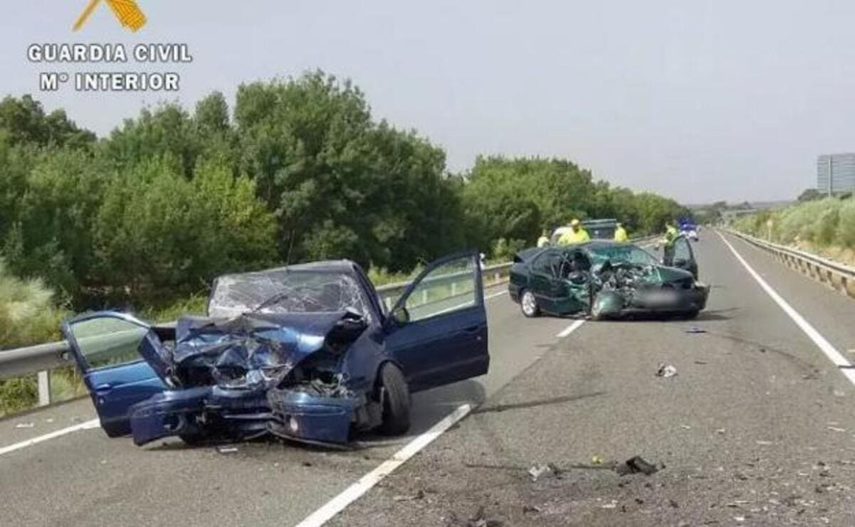 Fallece la mujer que resultó herida crítica esta mañana tras una colisión frontal en Plasencia