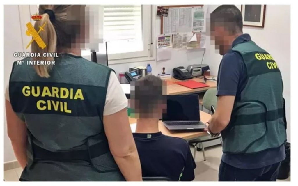 Detenidas 2 personas por la venta a través de Internet de códigos de acceso ilícito