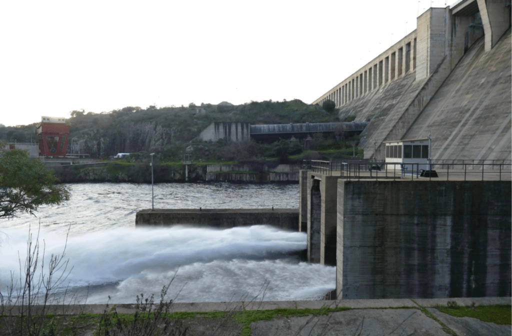 El embalse de Gabriel y Galán desembalsa más de 11 hectómetros cúbicos en menos de 24 horas