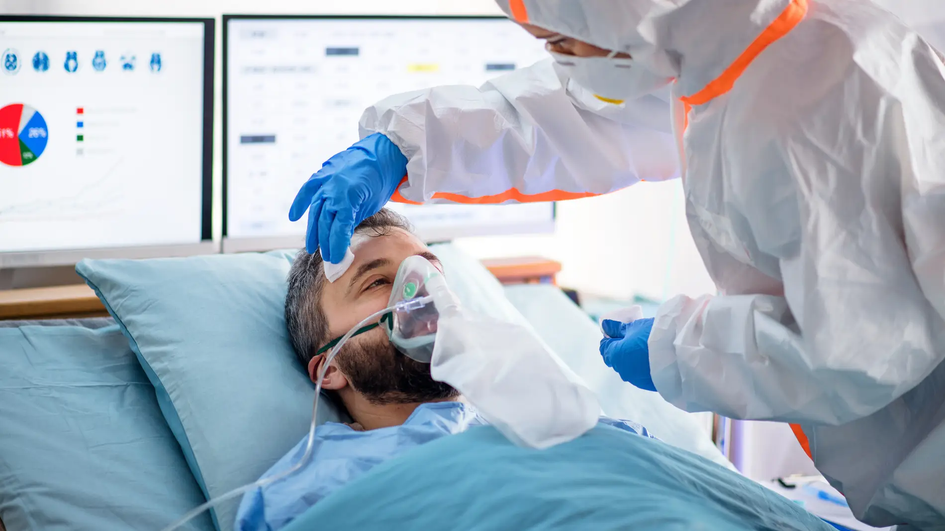 Extremadura se plantea hacer obligatorias las mascarillas en centros sanitarios ante el avance de la COVID-19 y la gripe