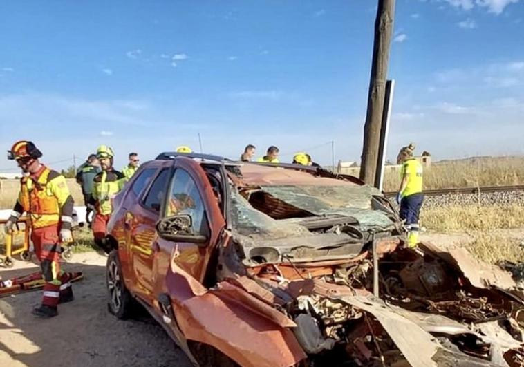 Una bebé de 18 meses fallece después de que el tren Madrid-Badajoz arrollara el coche en el que se encontraba