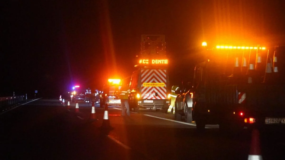 Atropellado y herido de gravedad cuando caminaba ebrio por la A-66 en Cañaveral