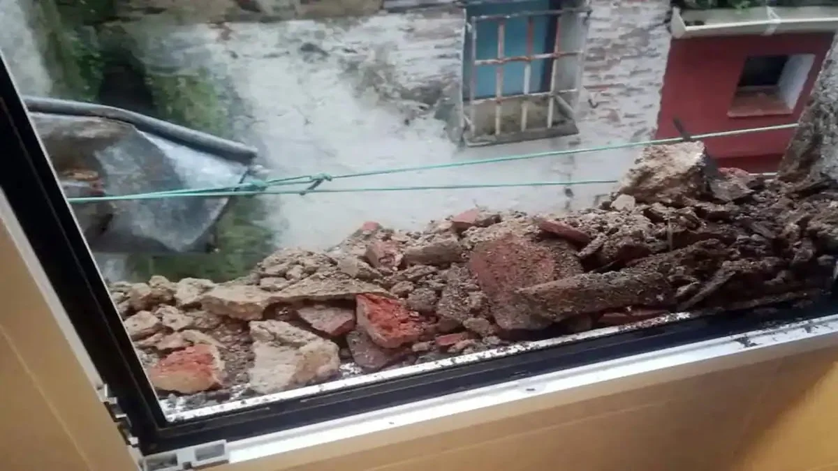 Intramuros avisa del peligro de derrumbe de varias casas de la calle del Salvador de Plasencia