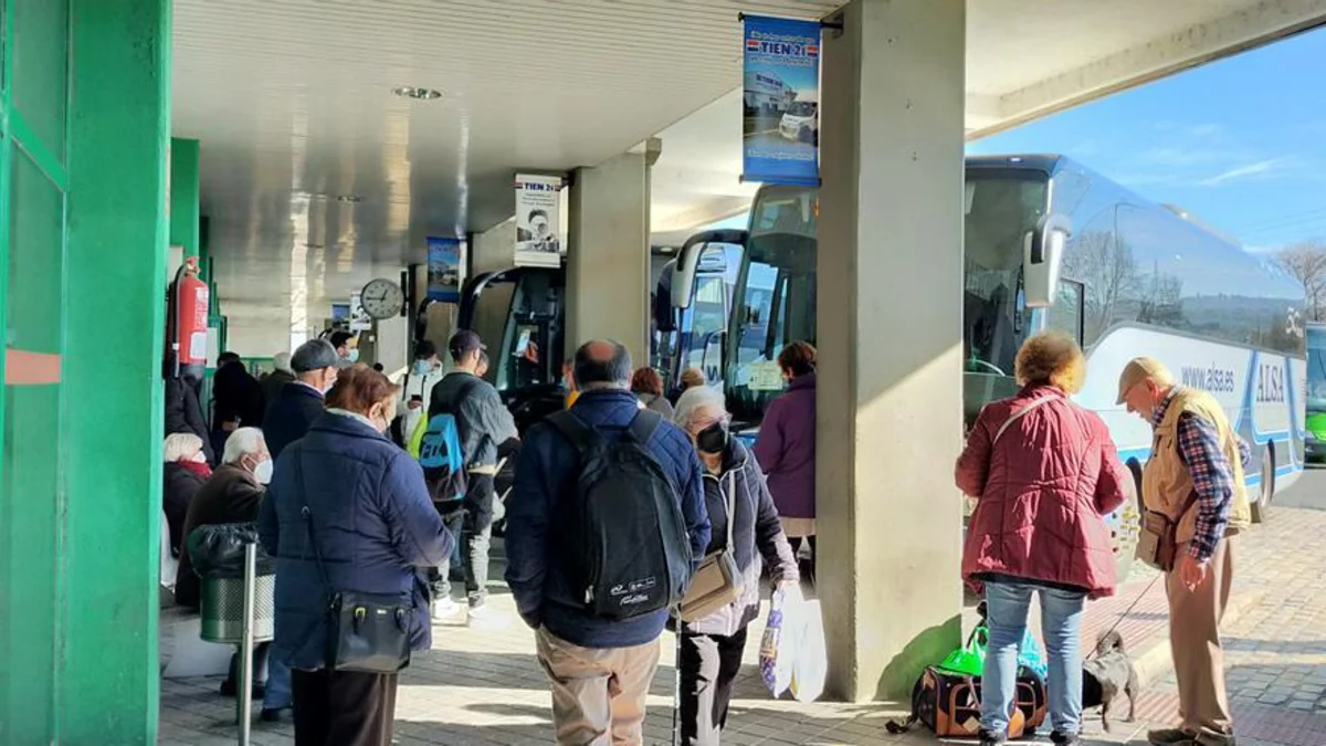 Sin baños ni sala de espera, en la estación de autobuses de Plasencia 