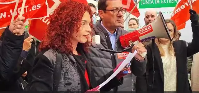 CC.OO se manifiesta en Mérida por los retrasos en el pago de salarios en centros de discapacidad en Extremadura