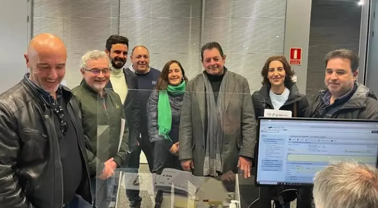¡Homologación Salarial Ya! Docentes Extremeños Exigen Equiparación Salarial Frente a la Asamblea